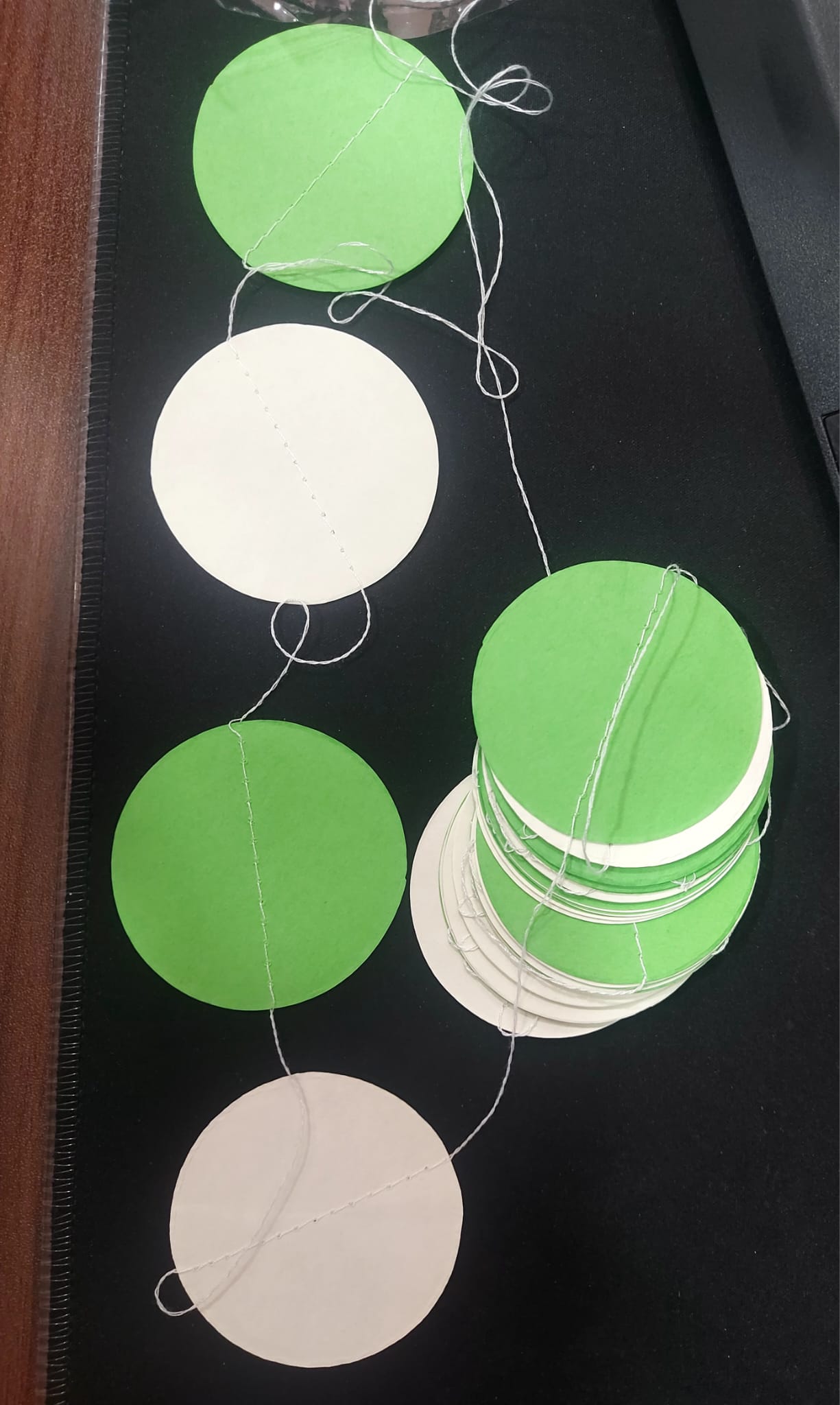 Paper Circle Garland – White and Green