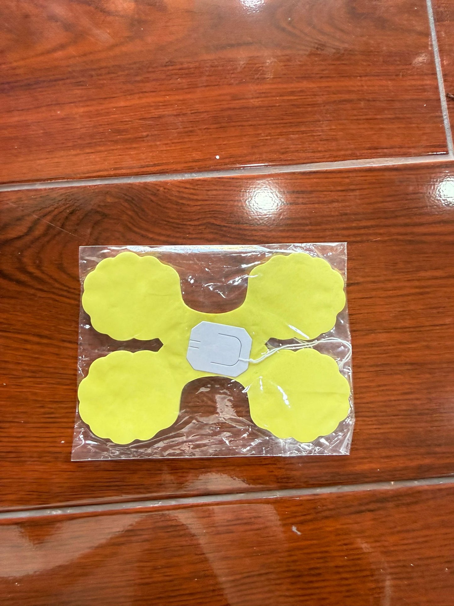 Four-Leaf Clover Garland - Light Yellow