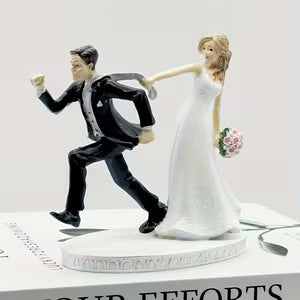 Elegant Black and White Wedding Statue